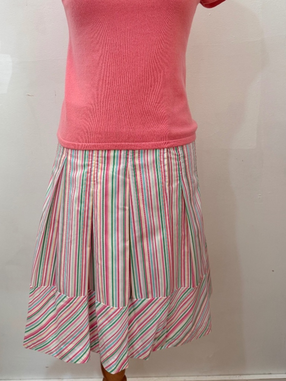 VTG Lilly Pulitzer Wrap Skirt, Size 2, Fun and Flirty and Figure Flattering!